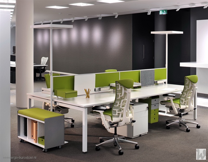 24 HermanMiller Embody